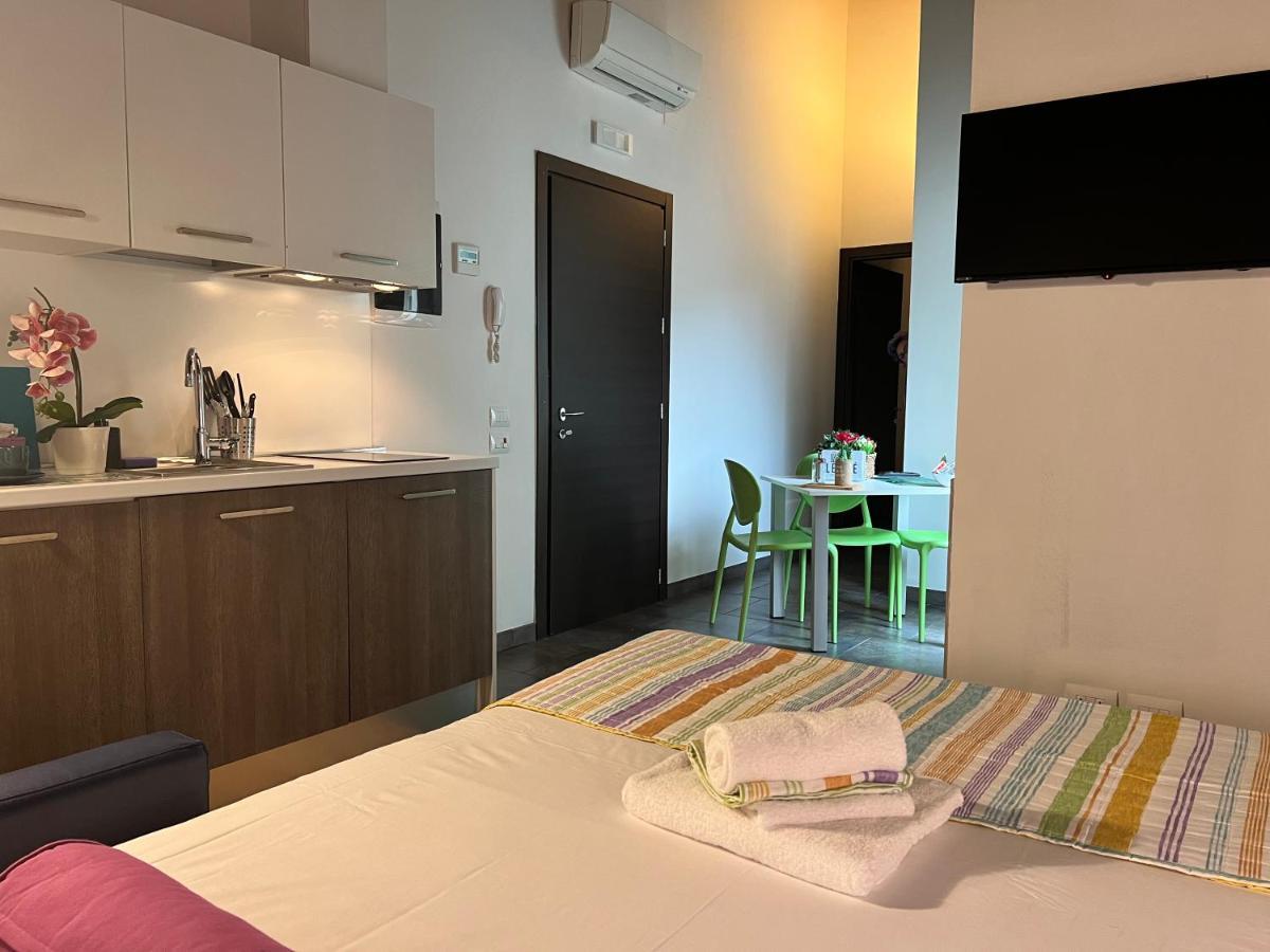 Bnbook Residence Matteotti Новара Екстериор снимка