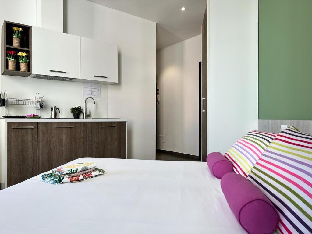 Bnbook Residence Matteotti Новара Екстериор снимка