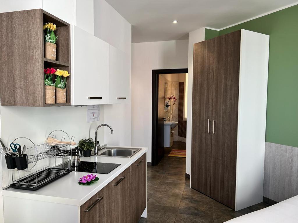 Bnbook Residence Matteotti Новара Екстериор снимка